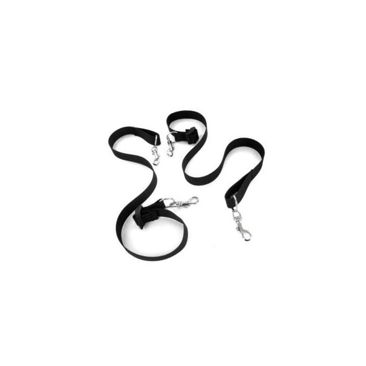 MANETTE SEXY CON CINGHIE E MOSCHETTONI