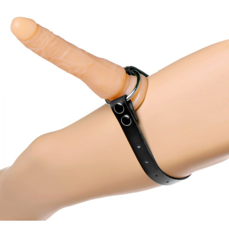 HARNESS IN PELLE PER DILDO CON ANELLO IN METALLO
