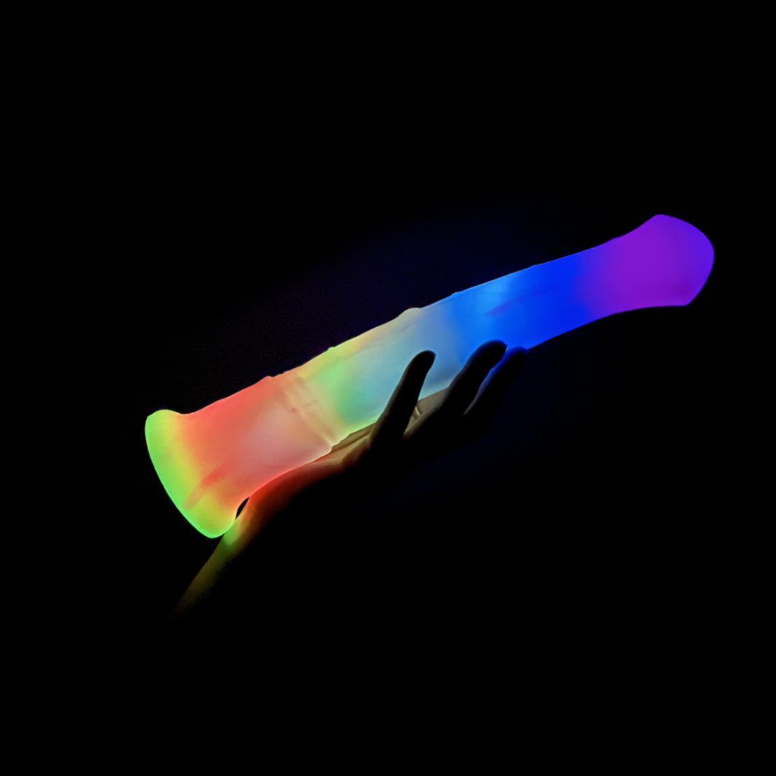 FALLO LUNGO 29 CM GLOW IN THE DARK MULTICOLOR...