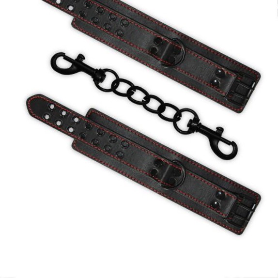 MANETTE SEXY IN ECOPELLE GIOCHI DI COPPIA BONDAGE FETISH