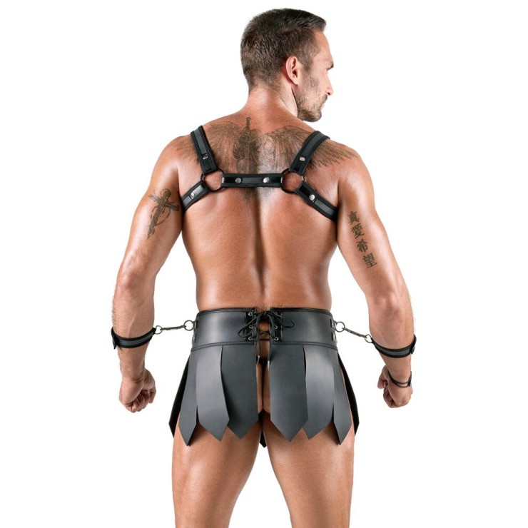 SET BONDAGE  CON HARNESS E GONNA GLADIATORE CON MANETTE... 2
