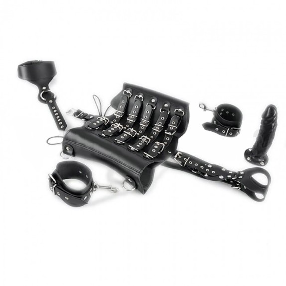 BODY IN PELLE CON DILDO IN LATEX E MANETTE INCLUSE CON CINGHIE E COLLARE